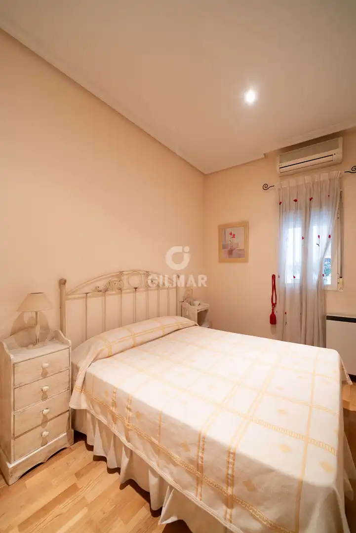 Habitación de Piso en venta en Madrid con Calefacción