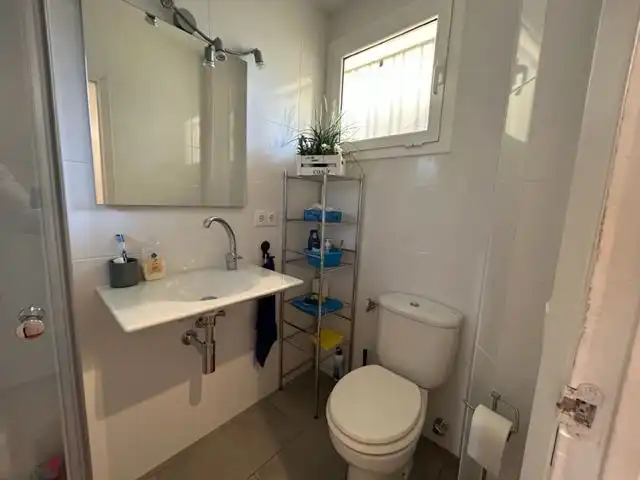Baño de Apartamento de alquiler en Castell d'Aro, Platja d'Aro i s'Agaró con Terraza, Amueblado y Lavadora