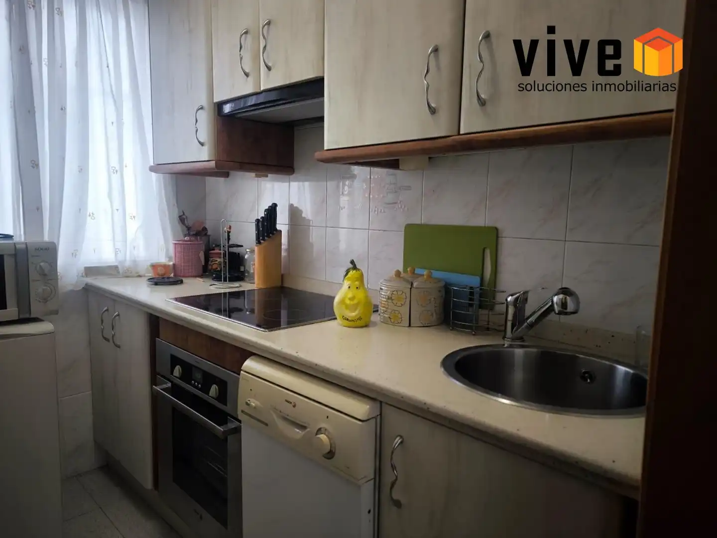 Kitchen of Flat for sale in Sevilla  with Air Conditioner