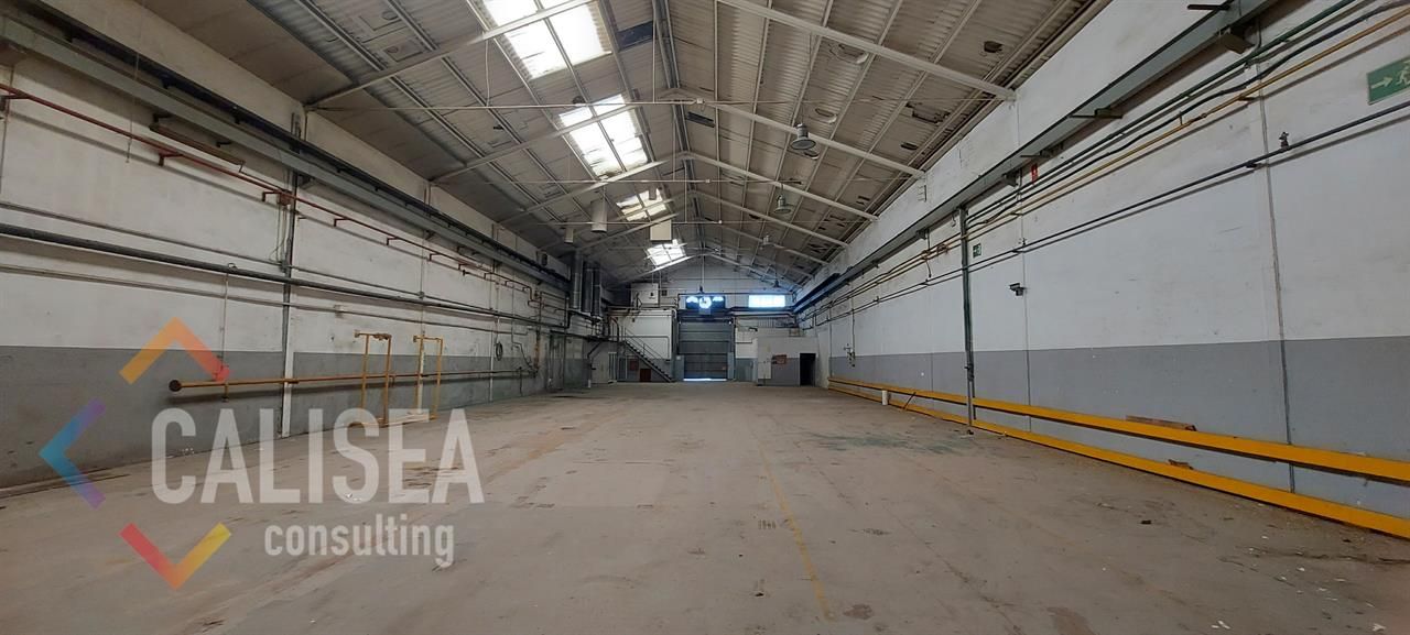 Nau industrial de lloguer a Les Termes