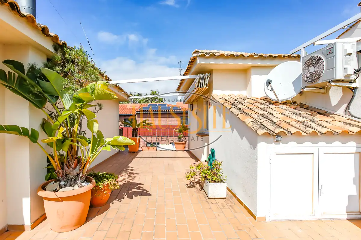 Terraza de Casa adosada en venta en Sitges con Aire acondicionado, Calefacción y Parquet