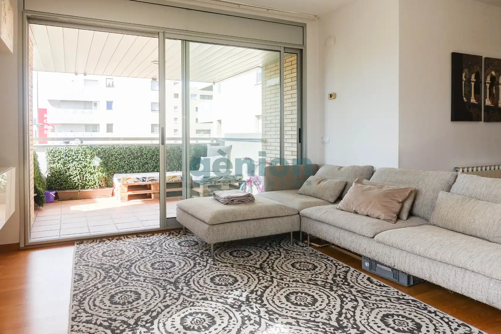 Living room of Flat for sale in Salt  with Air Conditioner, Heating and Terrace
