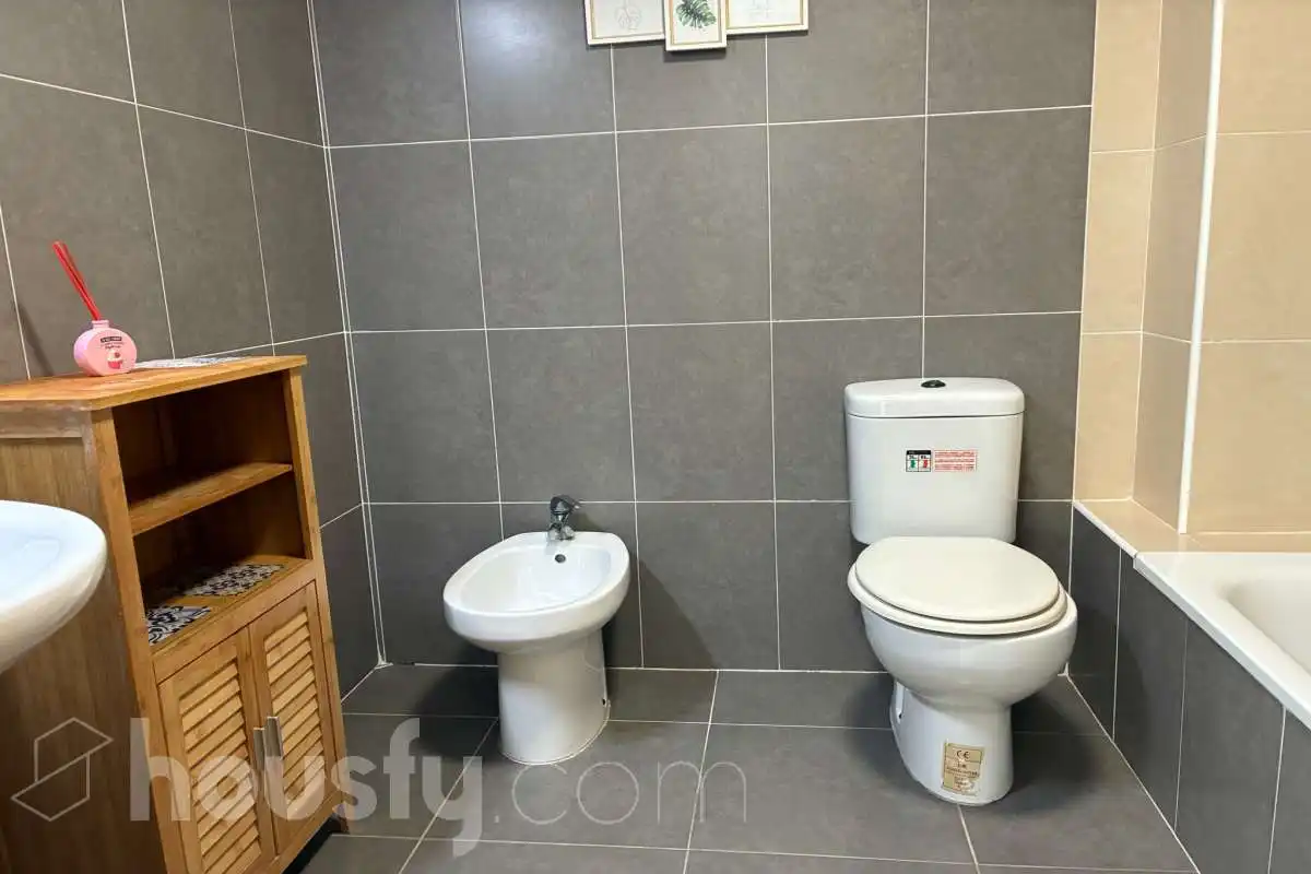 Bany de Pis de lloguer en Sagunto / Sagunt amb Parquet, Moblat i Balcó