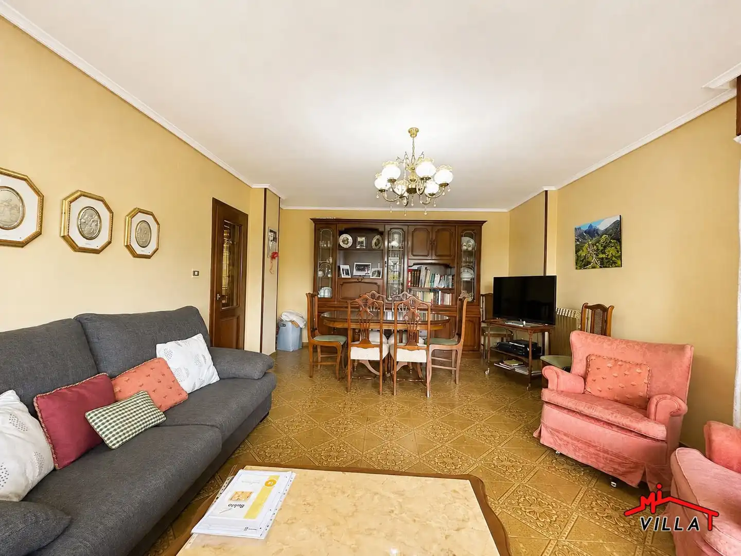Sala d'estar de Pis en venda en Laredo amb Calefacció, Terrassa i Traster
