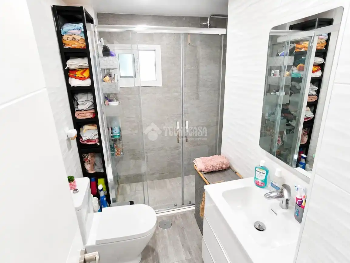 Baño de Piso en venta en Sevilla con Terraza