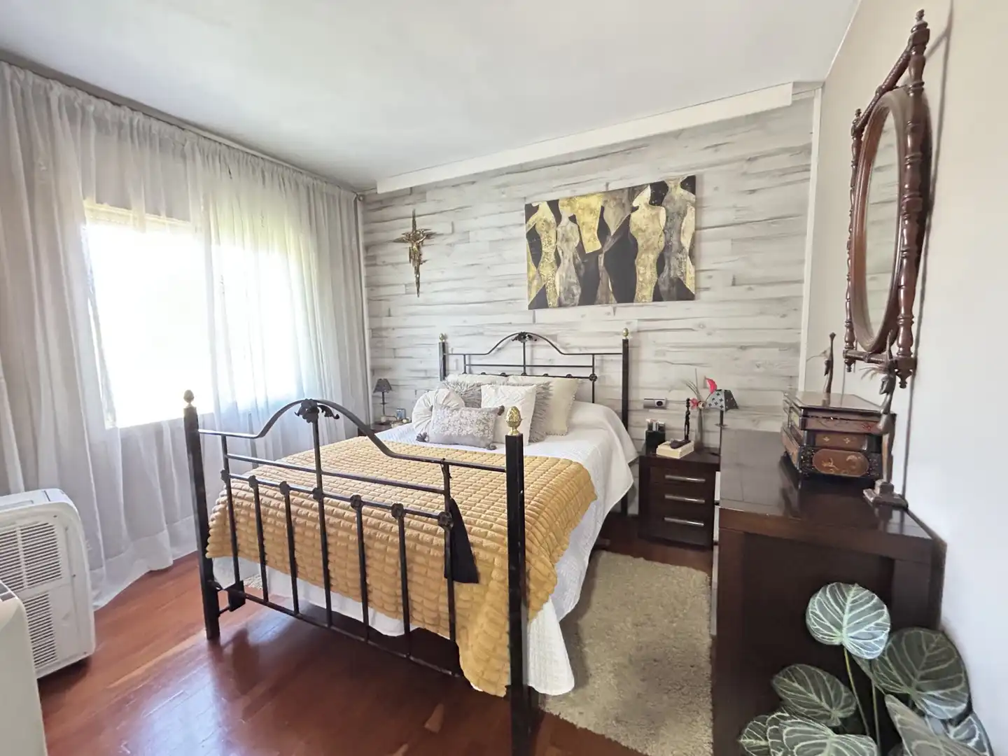 Schlafzimmer von Haus oder Chalet zum Verkauf in Cervelló mit Klimaanlage, Privatgarten und Schwimmbad