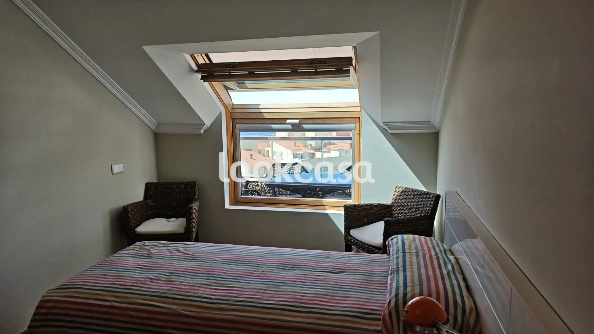 Habitación de Ático en venta en Sanxenxo con Aire acondicionado, Calefacción y Parquet