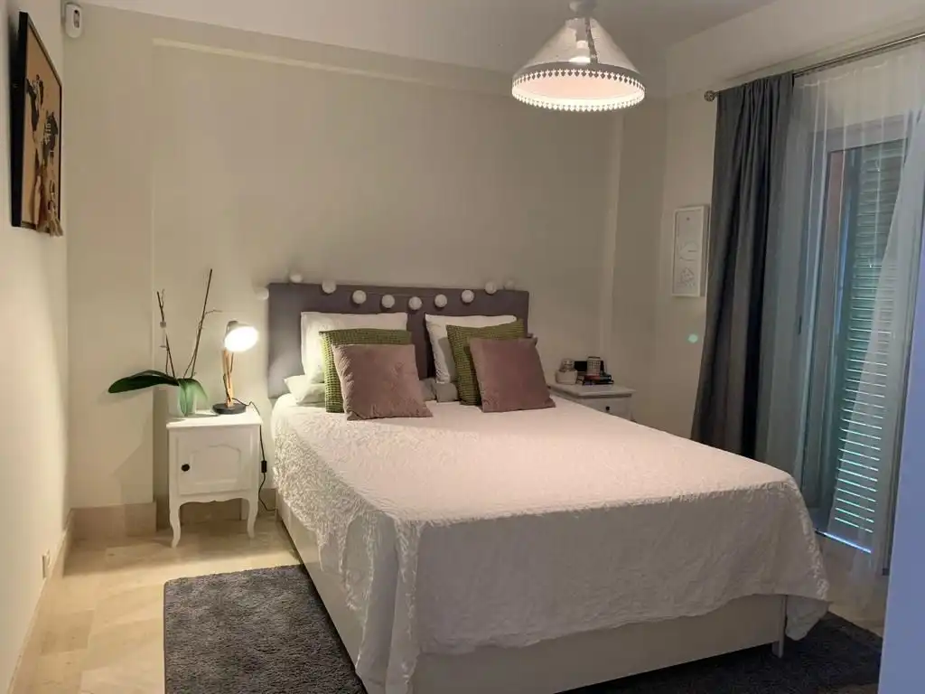 Habitación de Apartamento en venta en Sotogrande con Aire acondicionado, Calefacción y Jardín privado