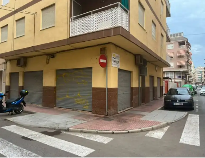 Local en venta en Santa Pola