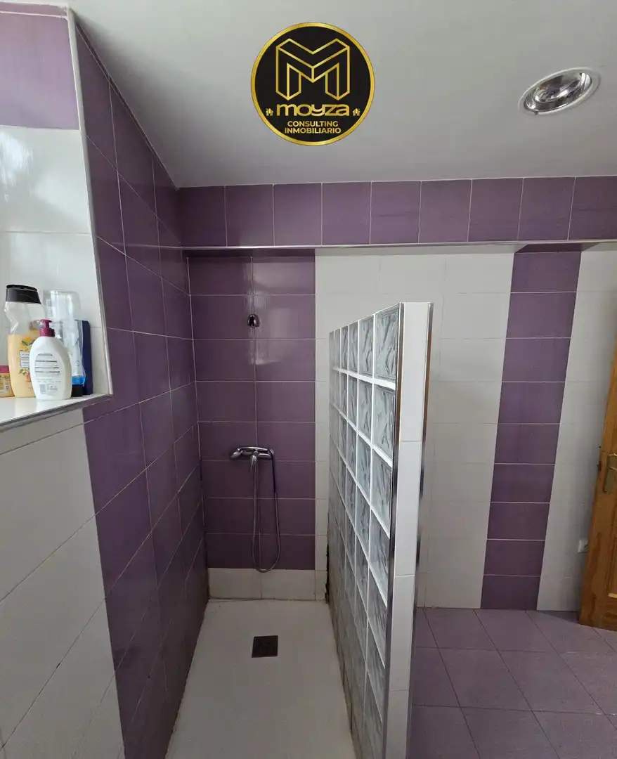 Bany de Casa o xalet en venda en Jaén amb Aire condicionat, Calefacció i Terrassa