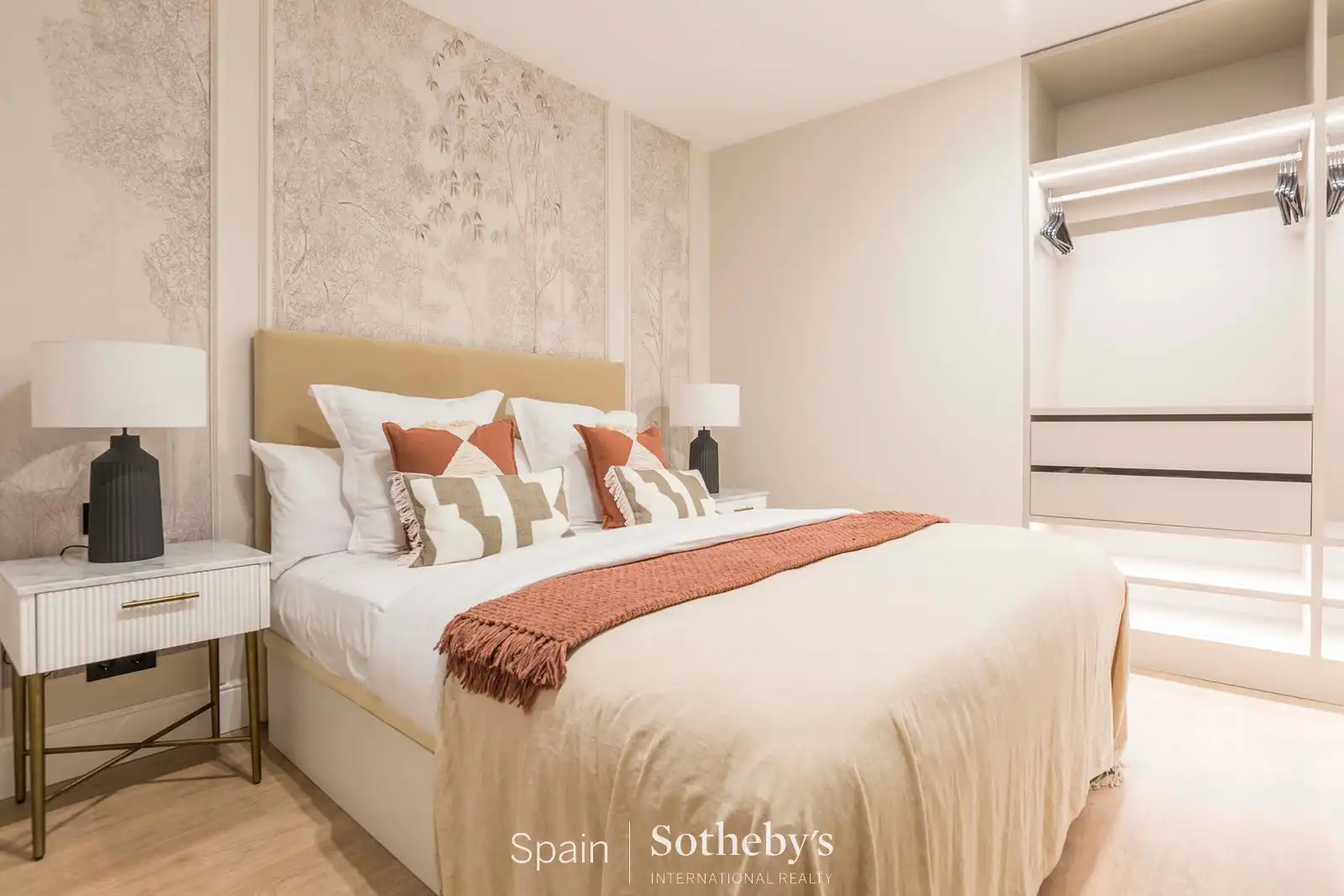 Habitación de Apartamento en venta en Madrid con Aire acondicionado, Calefacción y Trastero