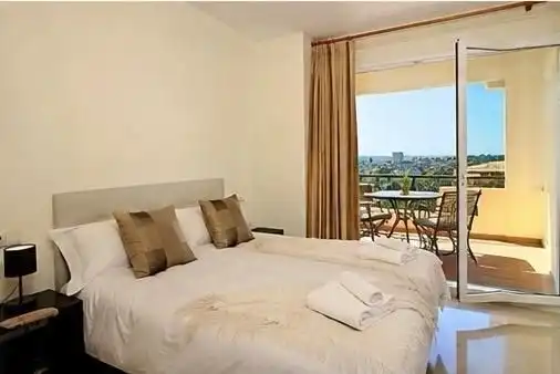 Habitación de Edificio en venta en Manilva