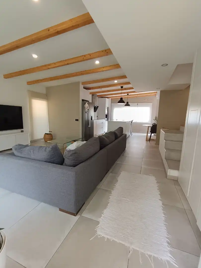 Sala d'estar de Casa o xalet en venda en Villanueva del Pardillo amb Aire condicionat, Calefacció i Jardí privat
