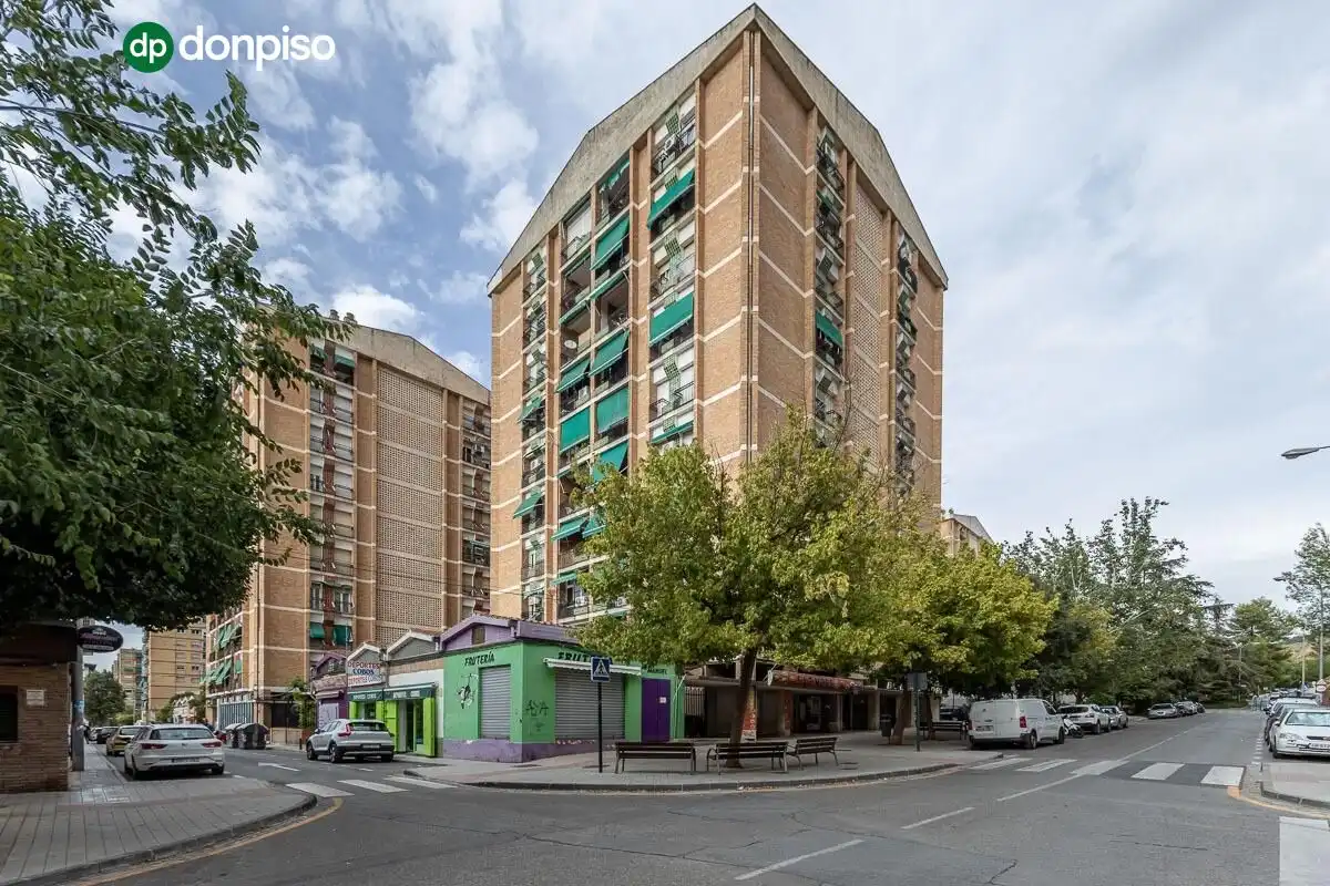 Exterior view of Flat for sale in Granada  with Air Conditioner and Terrace