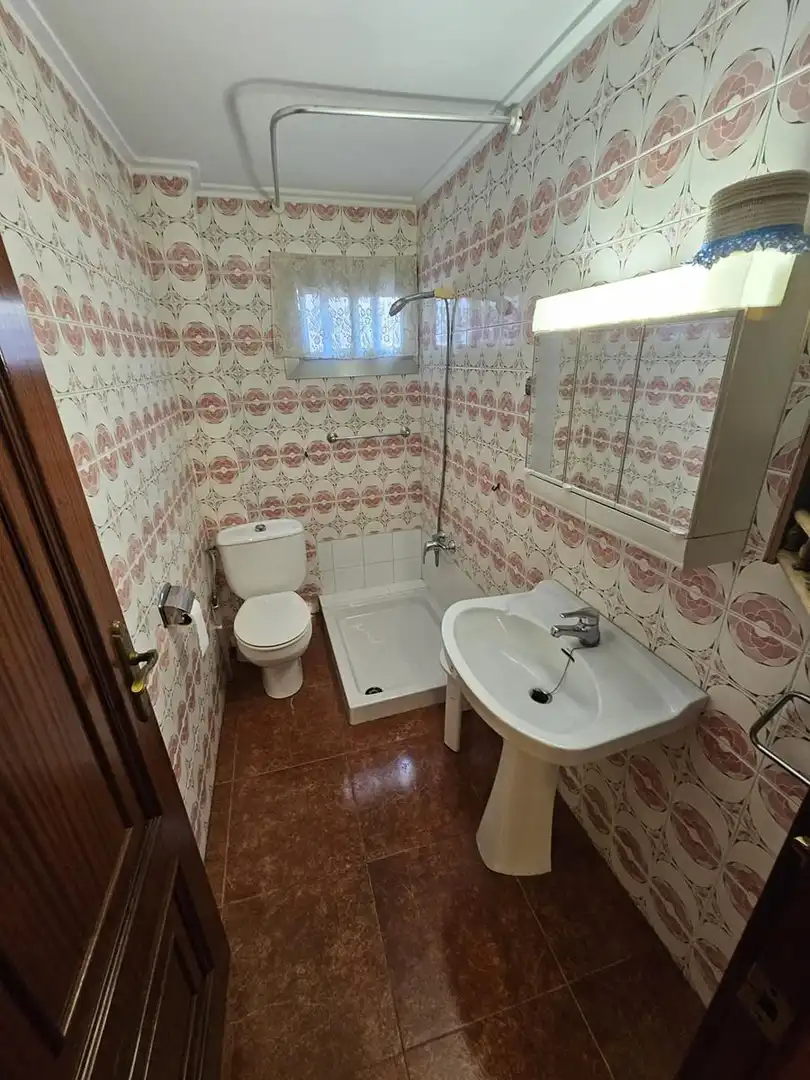 Bathroom of Flat for rent in Castellón de la Plana / Castelló de la Plana  with Air Conditioner and Furnished