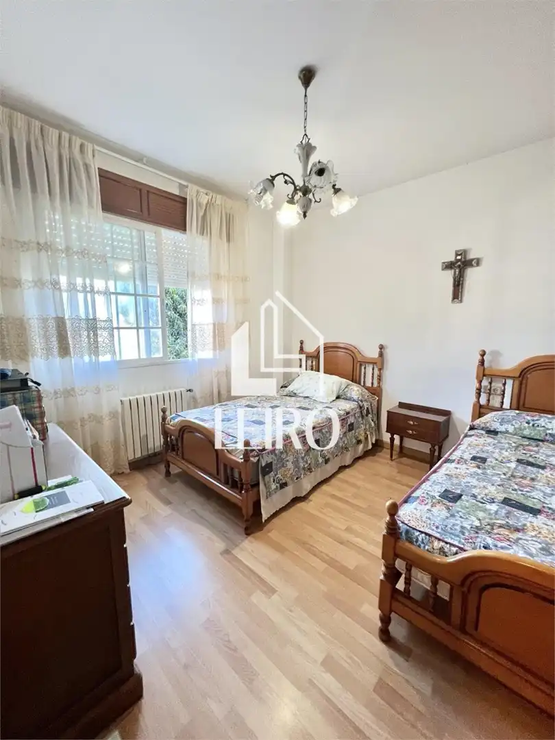 Dormitori de Casa o xalet en venda en Meis amb Calefacció, Jardí privat i Terrassa