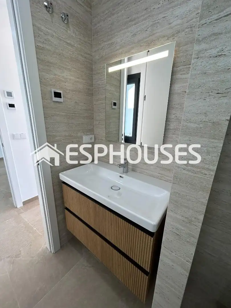 Bathroom of Houses for sale in Benissa  with Air Conditioner, Terrace and Swimming Pool