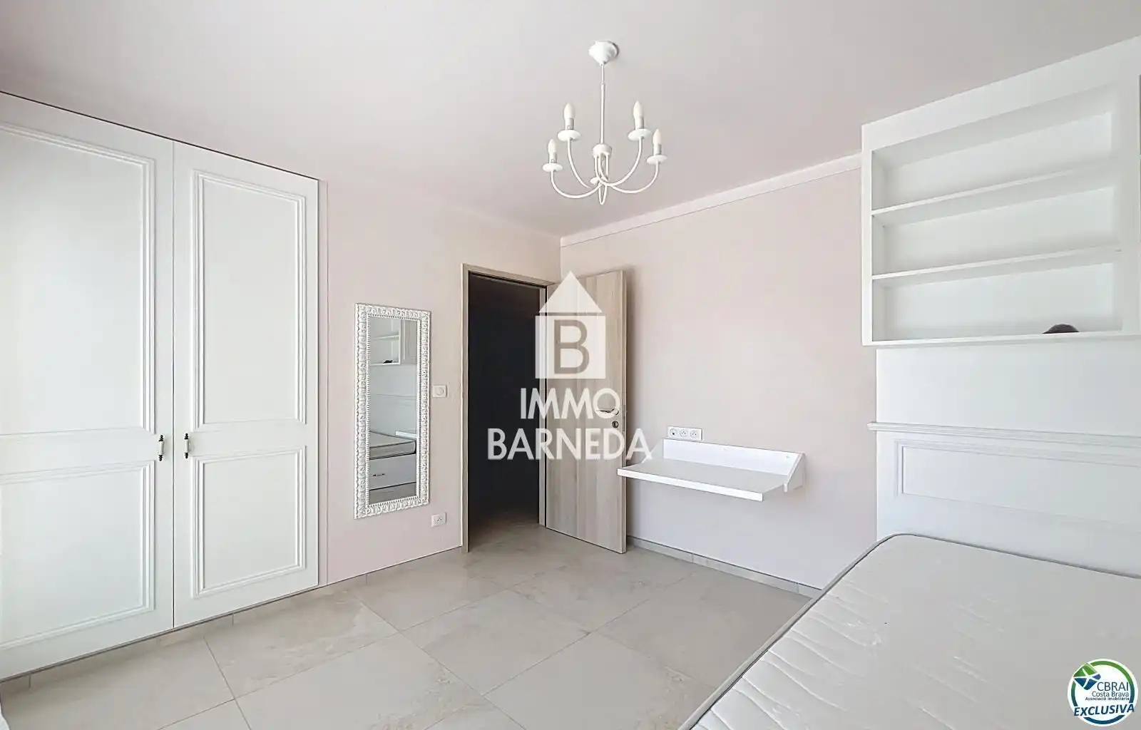 Dormitori de Casa o xalet en venda en Empuriabrava amb Aire condicionat, Calefacció i Jardí privat