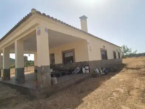 Vista exterior de Casa o xalet en venda en Navalvillar de Pela amb Aire condicionat