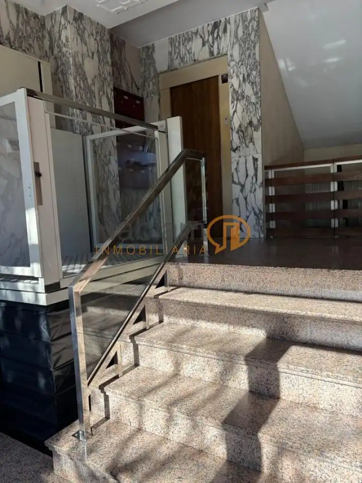 Piso en venta en Vilagarcía de Arousa con Calefacción, Trastero y Amueblado