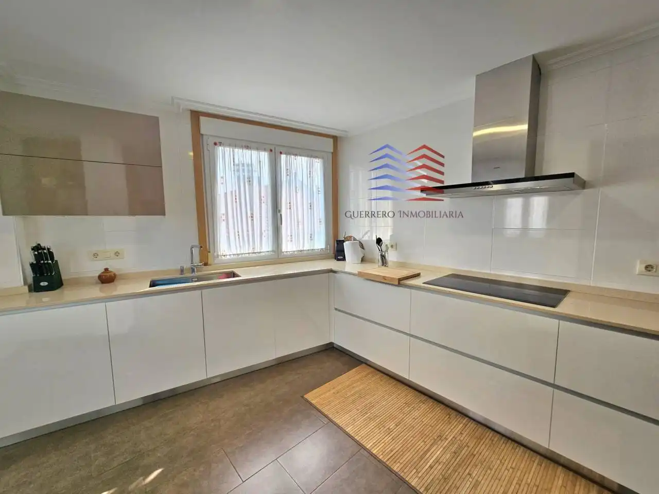 Cocina de Apartamento de alquiler en Maceda con Calefacción, Parquet y Trastero