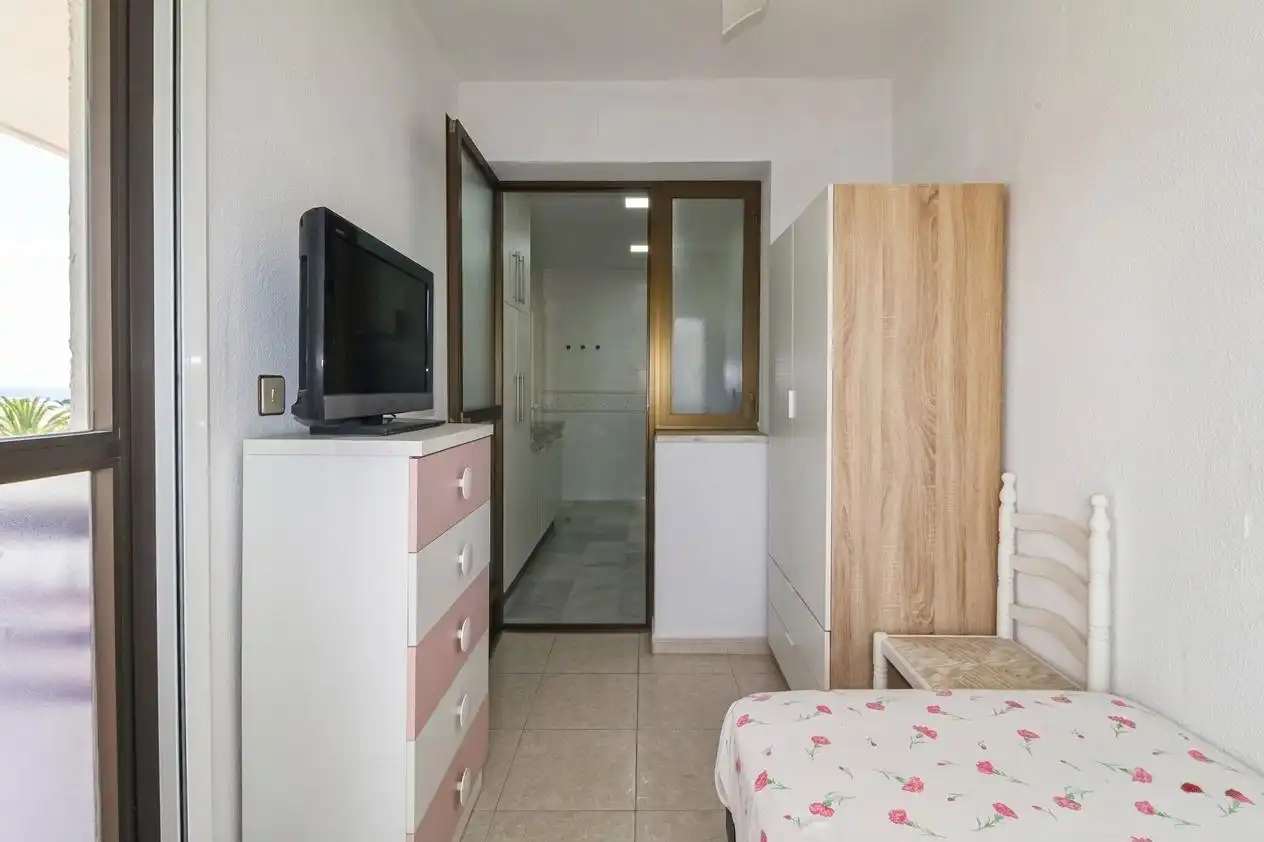Habitación de Piso en venta en Motril con Terraza y Piscina comunitaria