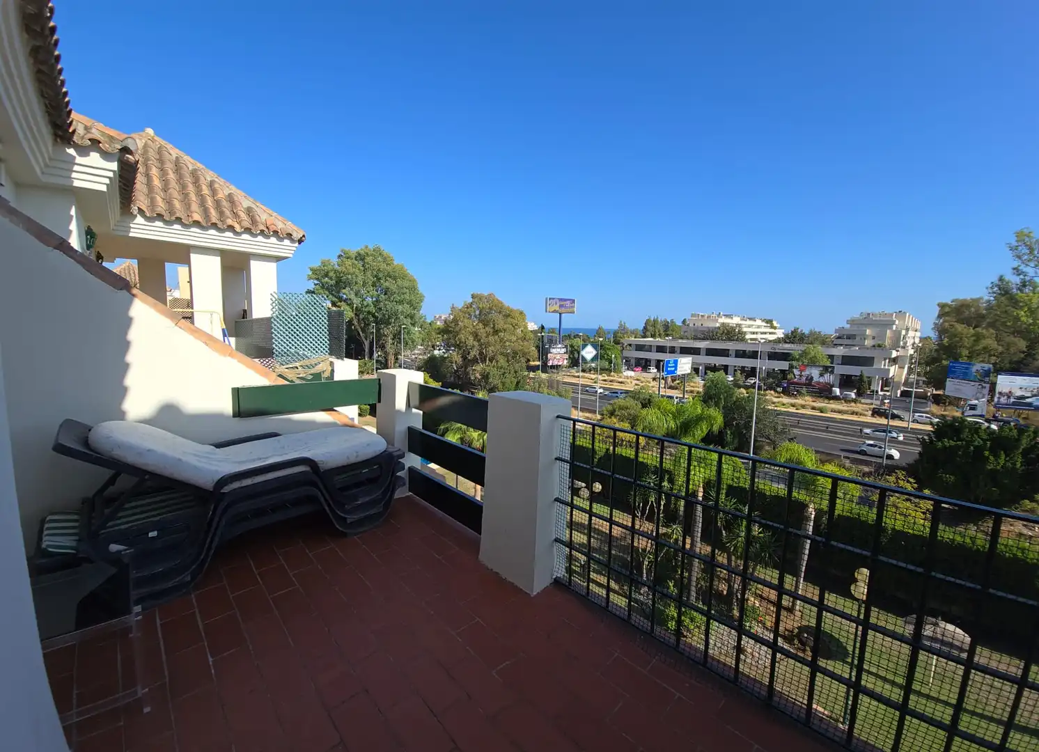 Terrasse von Dachboden zur Miete in Marbella mit Klimaanlage, Terrasse und Möbliert