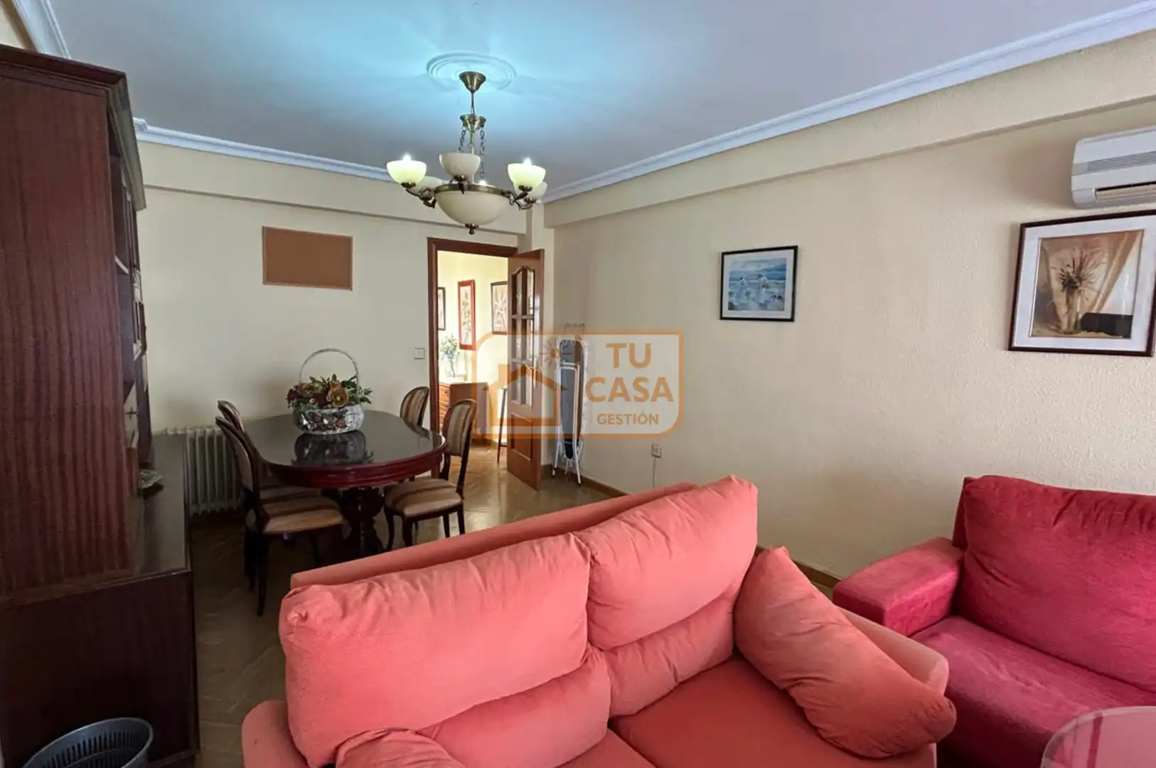 Sala d'estar de Pis de lloguer en Cáceres amb Aire condicionat, Calefacció i Parquet
