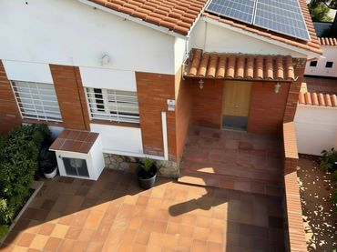 Casa bifamiliare con giardino in vendita a Carrer Mallorca