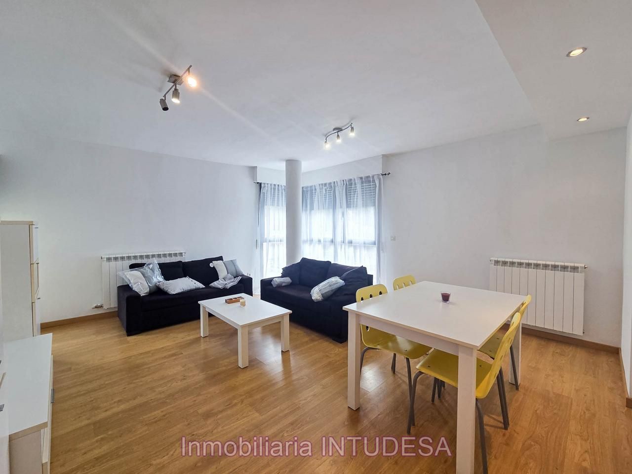 Sala d'estar de Pis de lloguer en Tudela amb Calefacció, Parquet i Traster