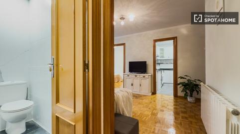 Foto 2 de Apartament per a compartir a La Gavarra, Barcelona