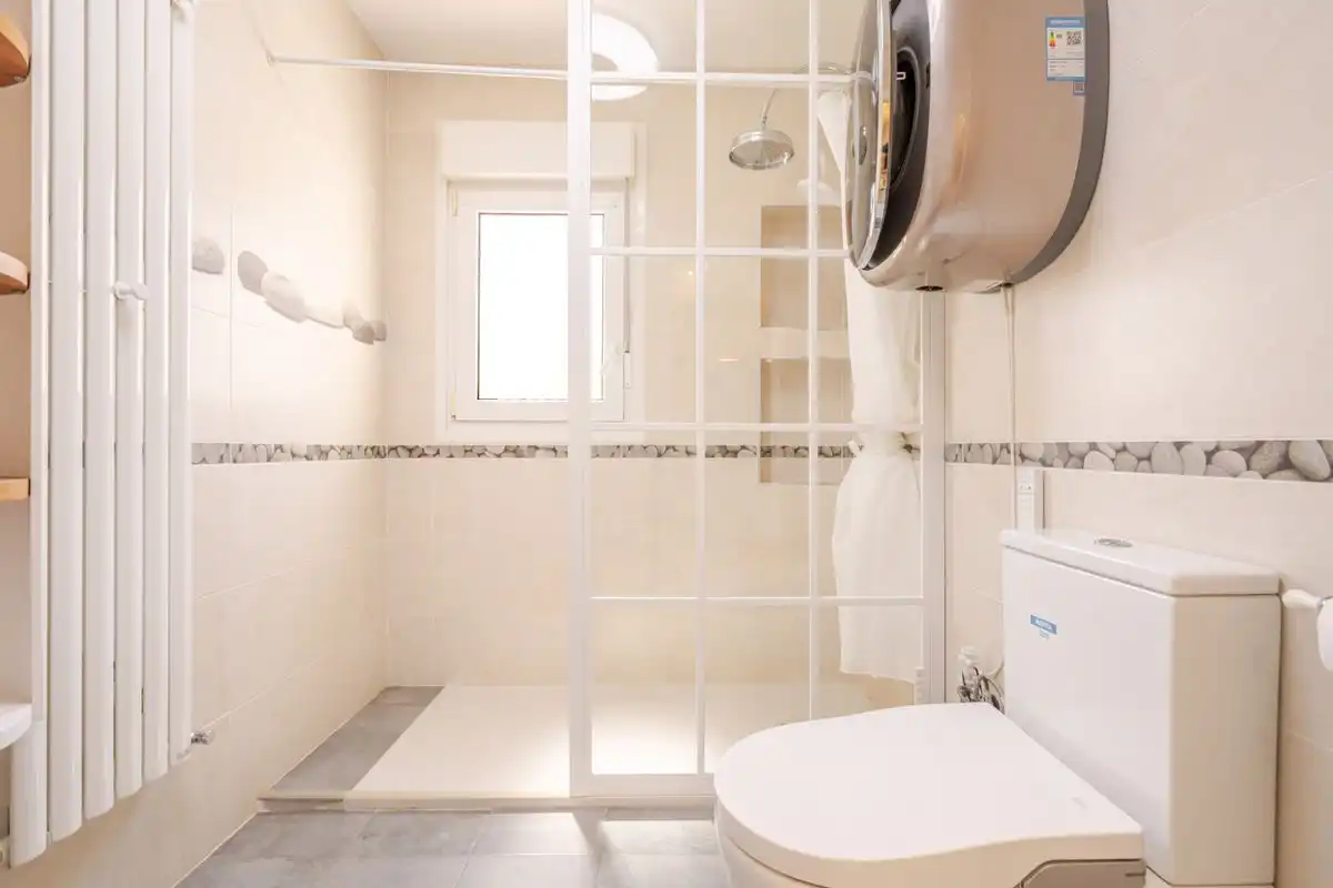 Baño de Casa o chalet en venta en Boadilla del Monte con Aire acondicionado, Calefacción y Jardín privado