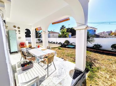 Chalet con piscina en venta en Solymar