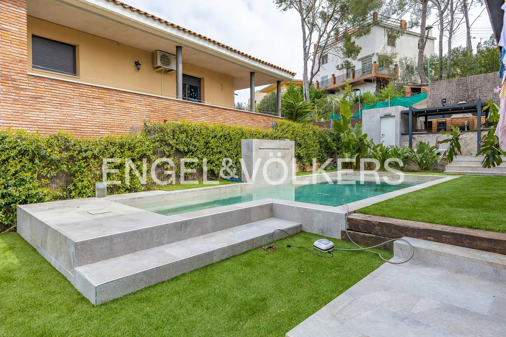 Swimming pool of Single-family semi-detached for sale in Terrassa  with Air Conditioner, Heating and Private garden