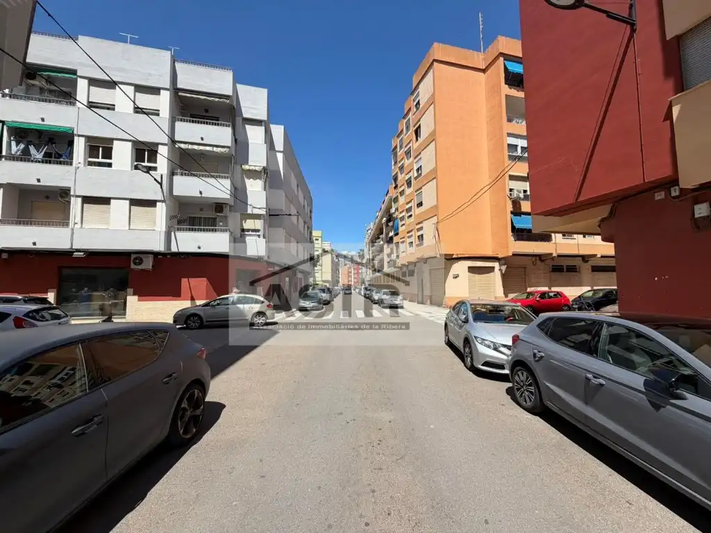 Business premises for sale in angel alcazar, imagen 3