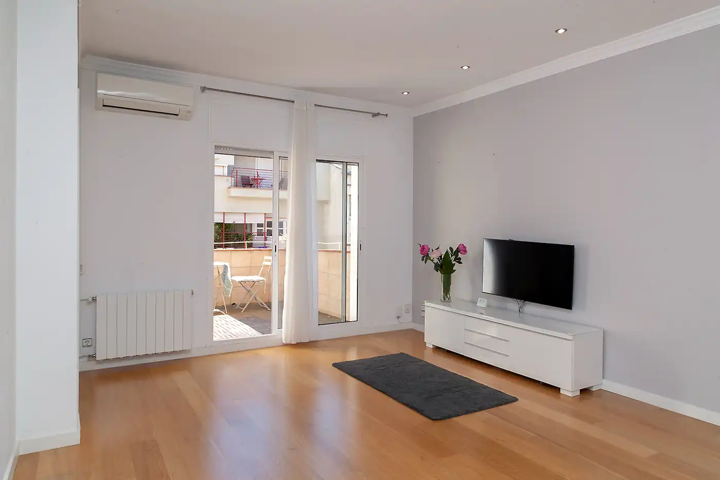 Wohnzimmer von Wohnung zum Verkauf in Barcelona mit Klimaanlage, Heizung und Terrasse
