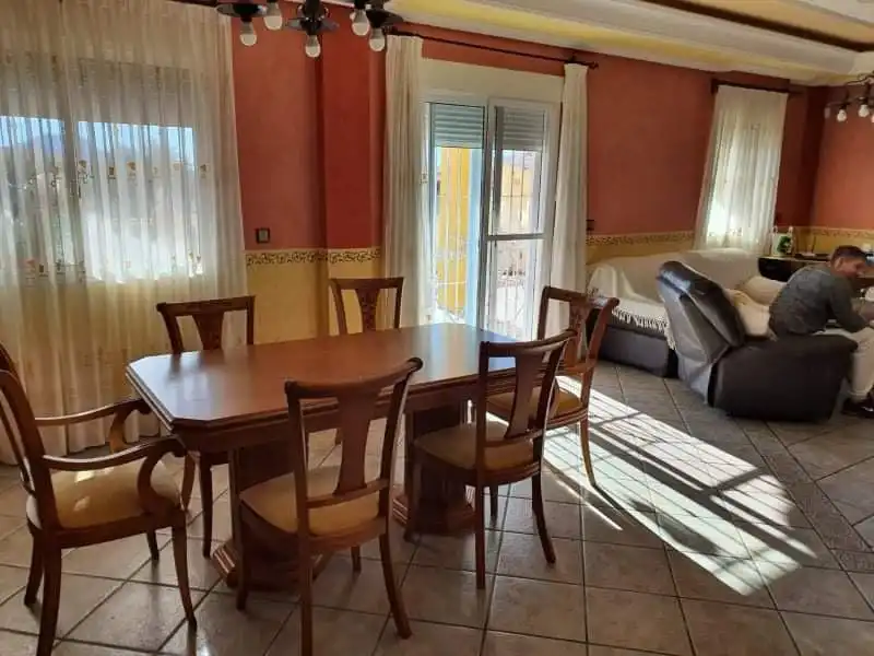 Menjador de Casa o xalet en venda en Alicante / Alacant amb Jardí privat, Terrassa i Piscina