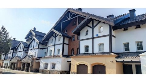 Foto 2 de Casa adosada en venta en C/. Fuente del Tesoro. Altura 1, Zona alta, Sierra Nevada