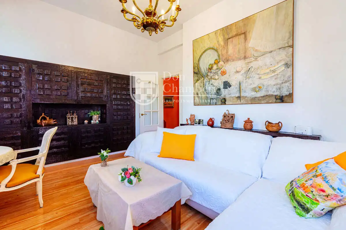Living room of Flat for sale in  Madrid Capital  with Air Conditioner, Heating and Furnished