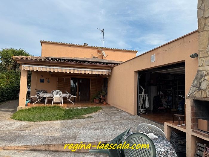 Exterior view of House or chalet for sale in L'Escala  with Heating, Private garden and Storage room