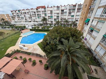 Estudio con piscina en venta en La Pineda