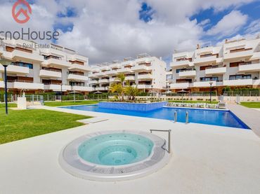Mini appartamento con piscina in vendita a Calle CABO SANTA MARIA