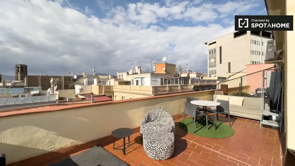 Appartamento con terrazza in affitto a Ciutat Vella, imagen 17