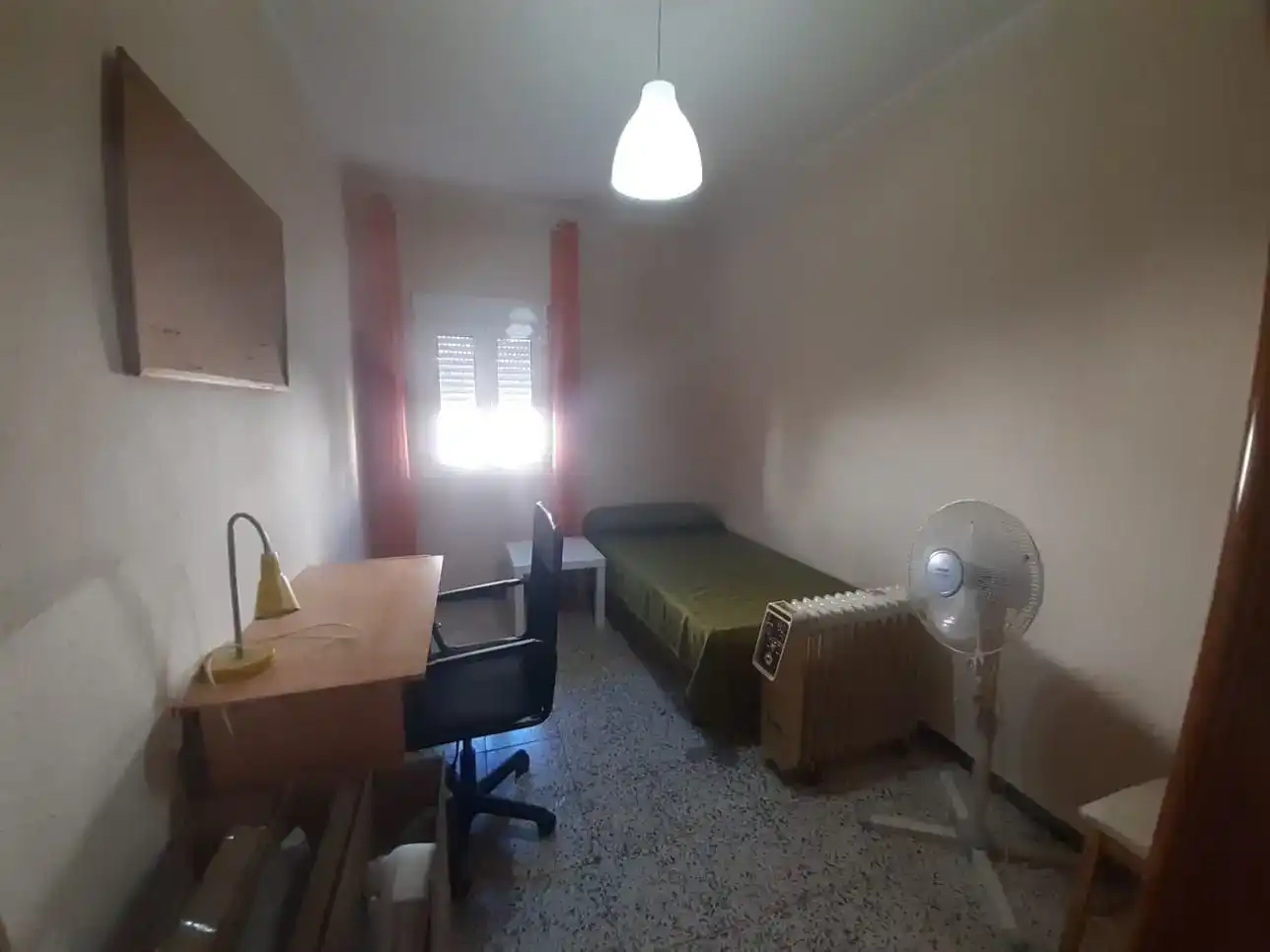 Habitación de Piso de alquiler en Sevilla con Aire acondicionado, Amueblado y Balcón