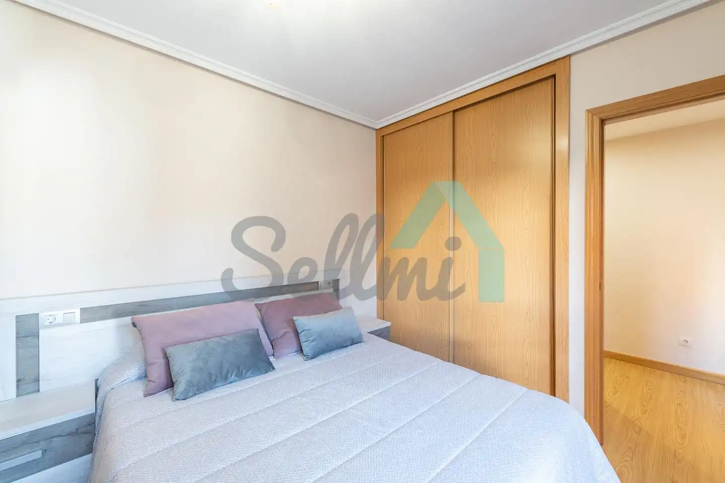 Habitación de Planta baja en venta en Aller con Calefacción, Terraza y Amueblado