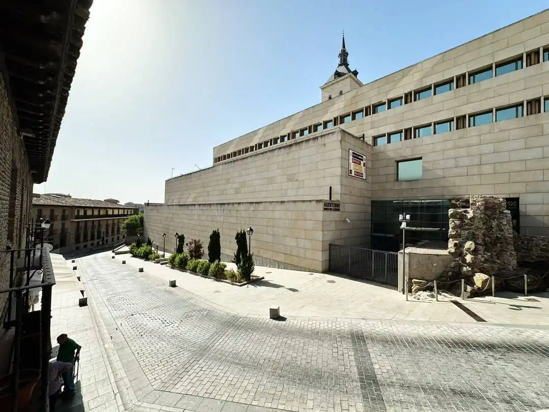 Außenansicht von Wohnung zur Miete in Toledo mit Klimaanlage, Heizung und Terrasse