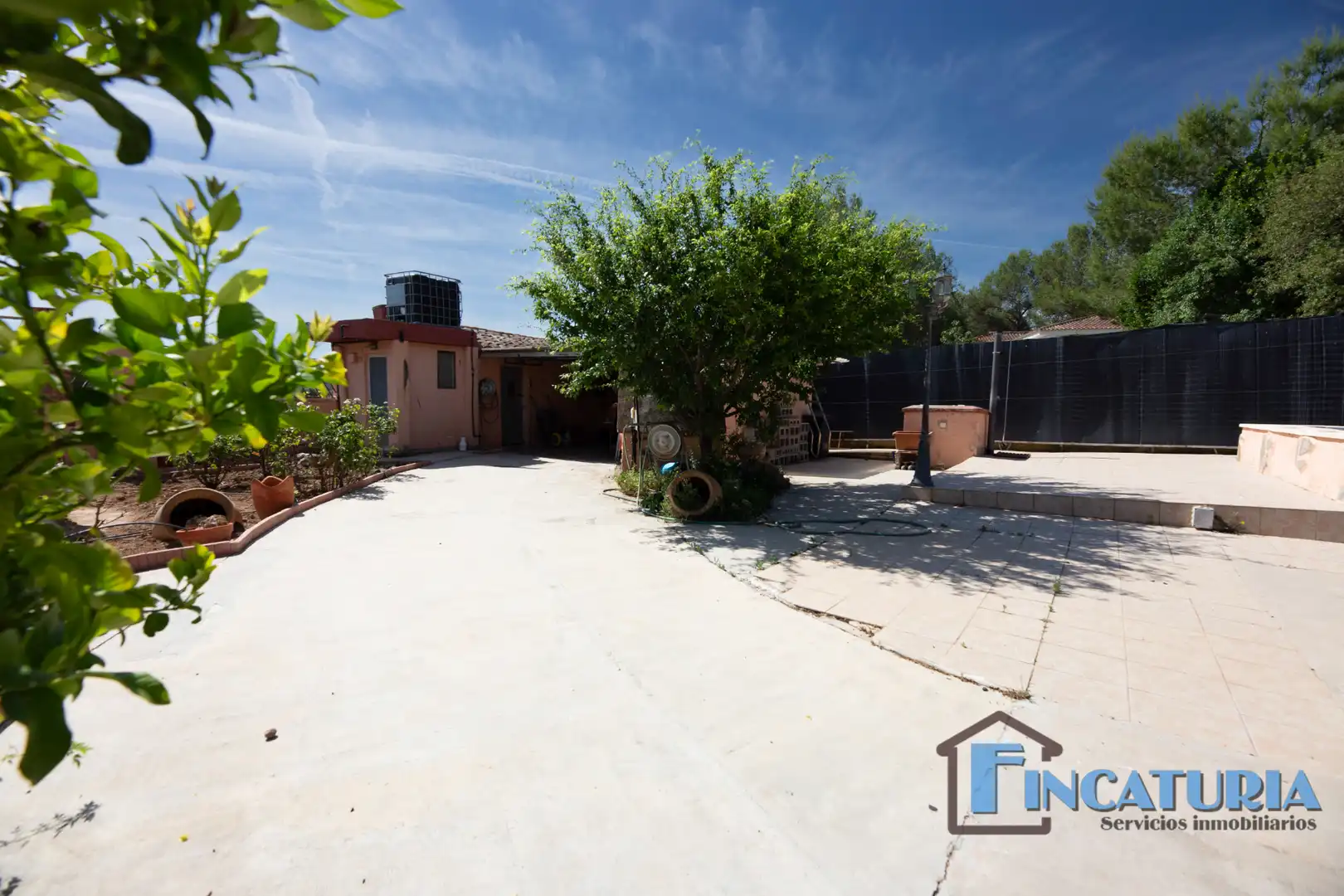 Vista exterior de Casa o xalet en venda en Vilamarxant amb Aire condicionat, Jardí privat i Terrassa