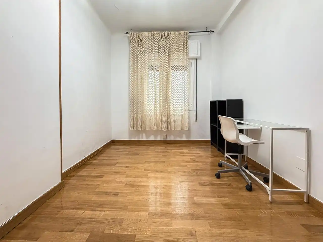Bedroom of Flat for sale in Madrid  with Air Conditioner, Heating and Terrace