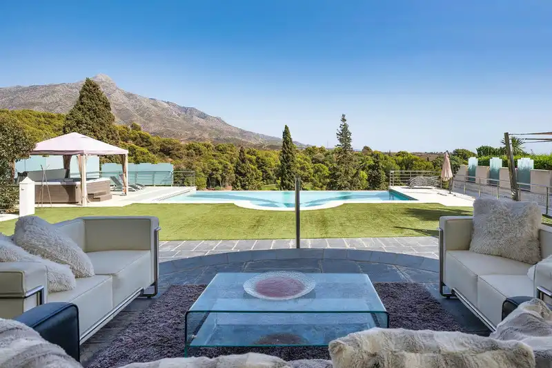 Chalet con terraza en venta en Nueva, imagen 18