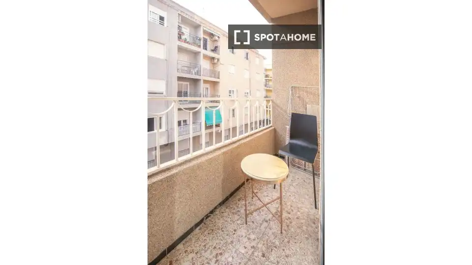 Terrasse von Wohnung zur untervermieten in Elche / Elx mit Klimaanlage, Heizung und Möbliert